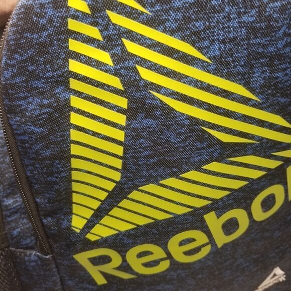NWT. REEBOK BACKPACK. 16.5" X 11.5" X 5.5". - Picture 10 of 13